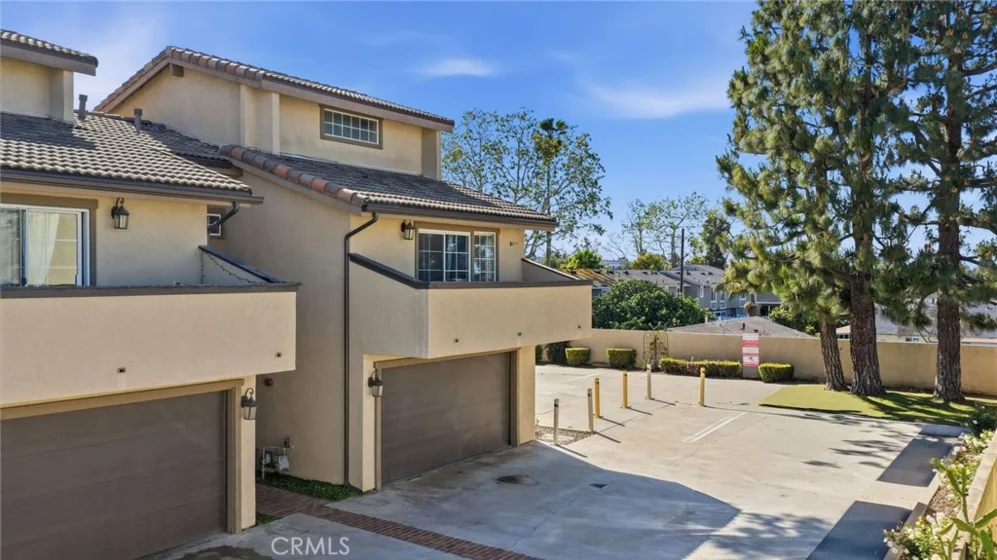 17601 Newland #H photo 1