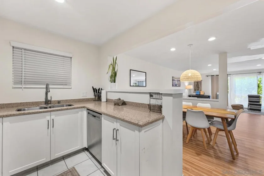 2610 Torrey Pines Road #C22 photo 22