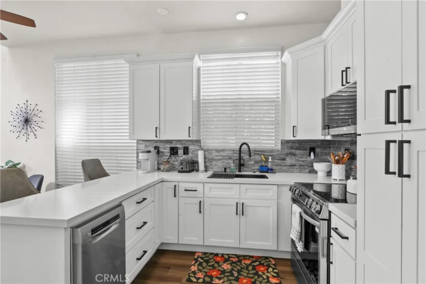 1071 S Volterra photo 15