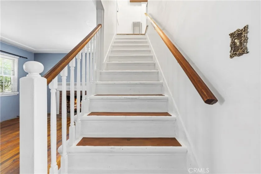 527 E Maple photo 13