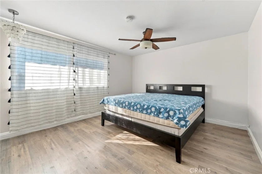 4435 Larwin photo 12