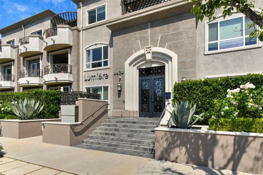 4424 Whitsett Avenue #107 photo 1