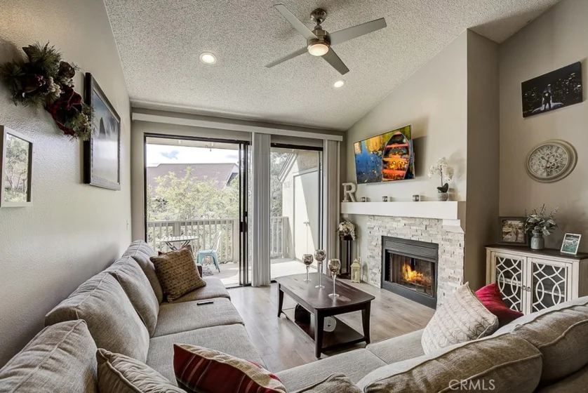 10561 S Lakeside Drive #L photo 1