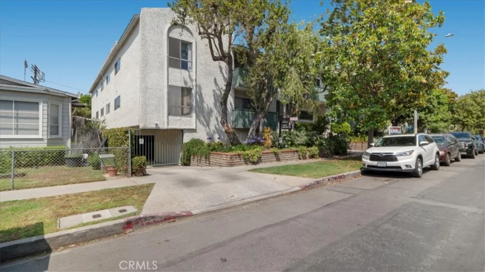 3649 Glendon Avenue #202 photo 9