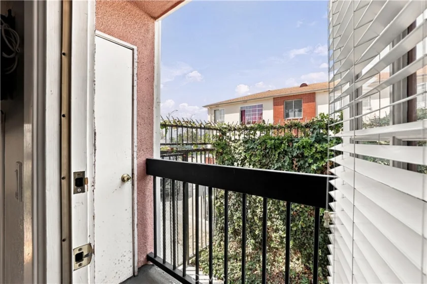 147 W Acacia #160 photo 9