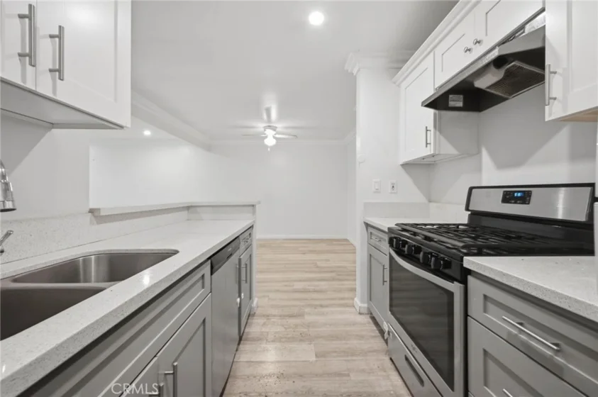 18620 Hatteras Street #206 photo 4