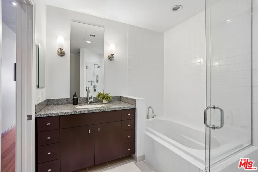 1100 Wilshire Boulevard #2105 photo 22