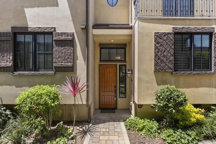 718 Silver Street photo 4