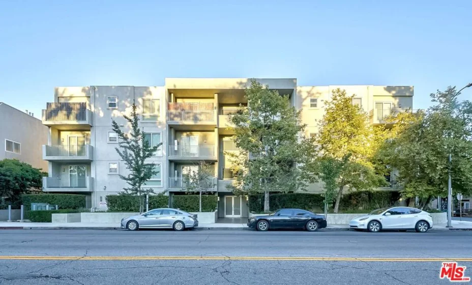 4644 Coldwater Canyon Avenue #403 photo 1