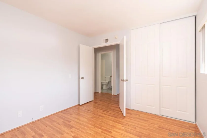 3286 Caminito Eastbluff #114 photo 10