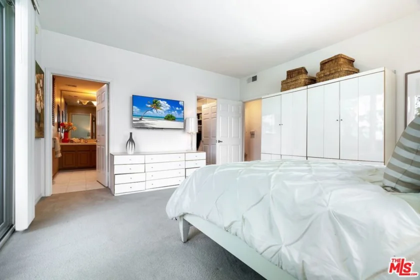 11535 Rochester Avenue #308 photo 3