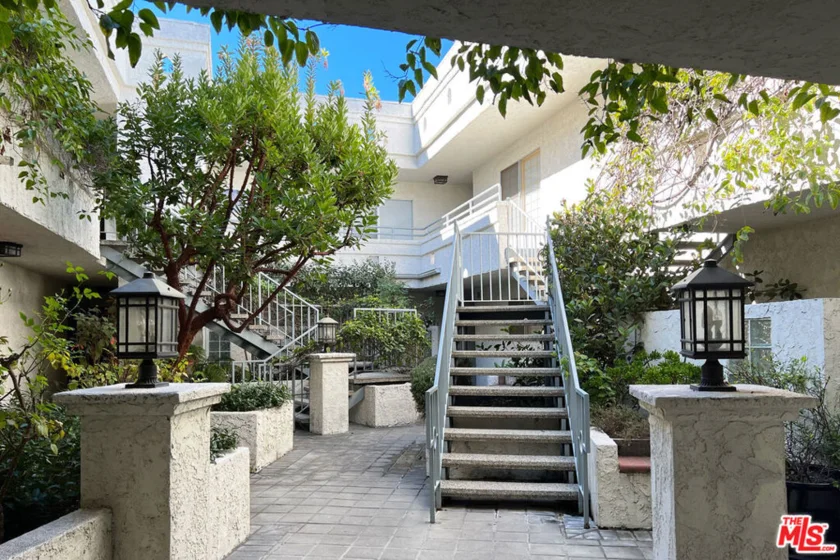 1741 Granville Avenue #111 photo 1
