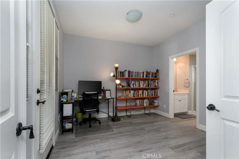 634 S Melrose photo 18