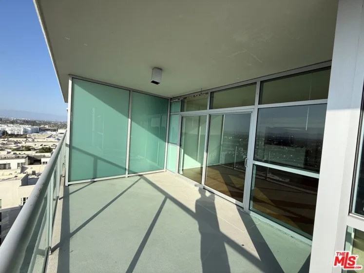 13700 Marina Pointe Drive #1219 photo 19