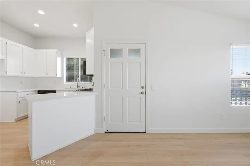 157 California Court photo 40