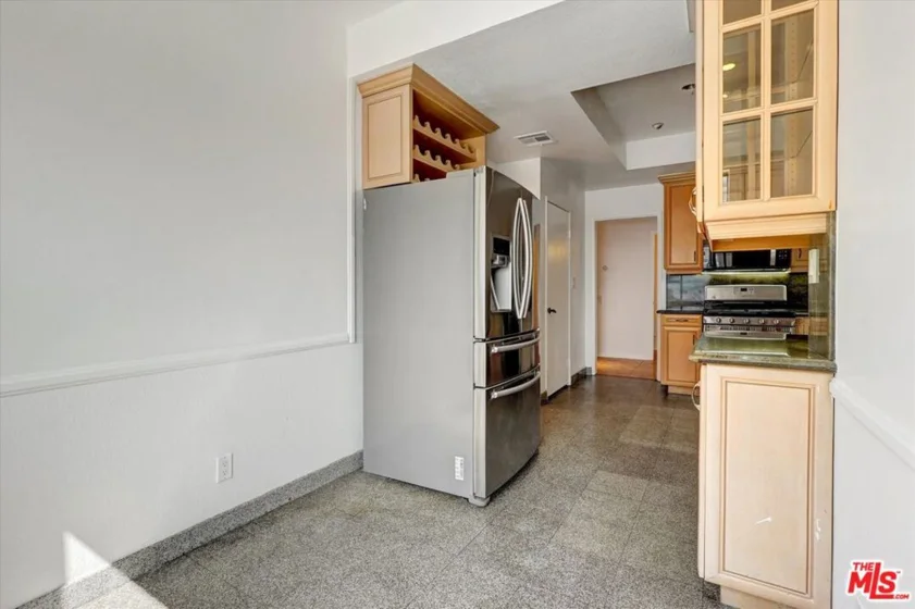 1140 Alta Loma Road #303 photo 15