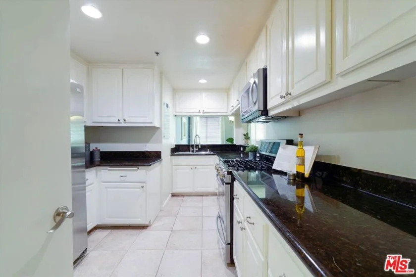 1401 S Bentley Avenue #202 photo 40