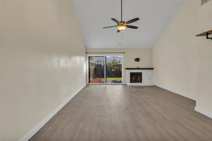 422 Devonshire Gln photo 4