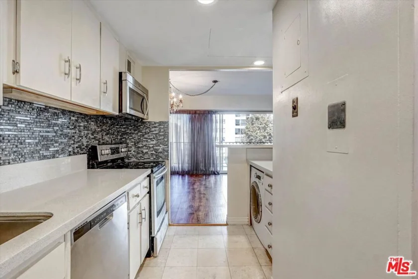 10450 Wilshire Boulevard #4F photo 11