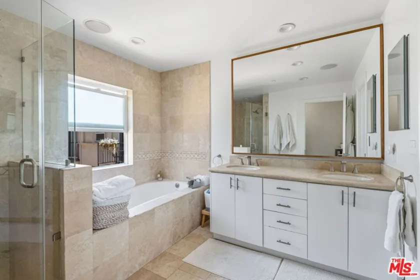 1010 N Curson Avenue #101 photo 20