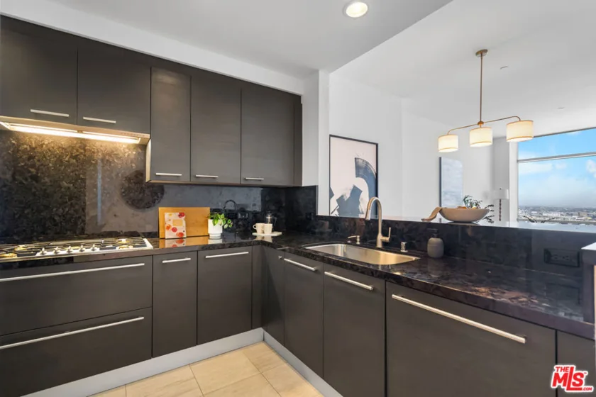 900 W Olympic Boulevard #37E photo 7