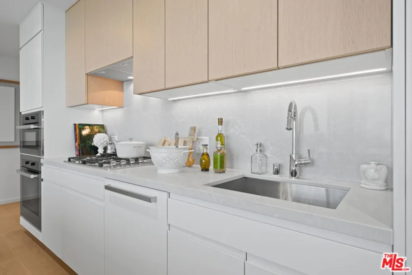 877 Francisco Street #2309 photo 28