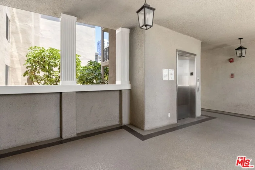 8455 Fountain Avenue #301 photo 34