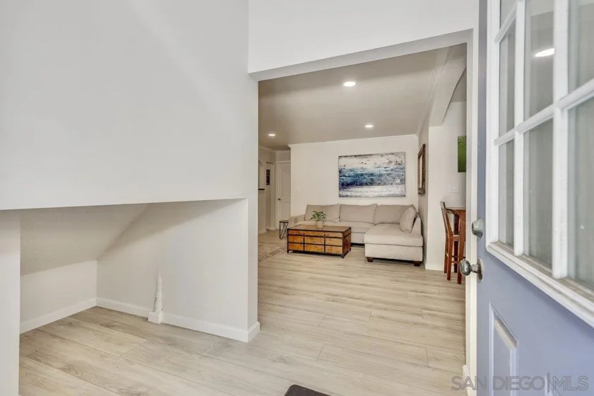 711 Island Court #B photo 24