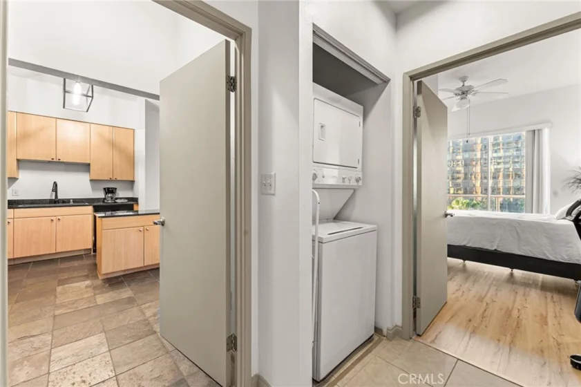 488 E Ocean #809 photo 21