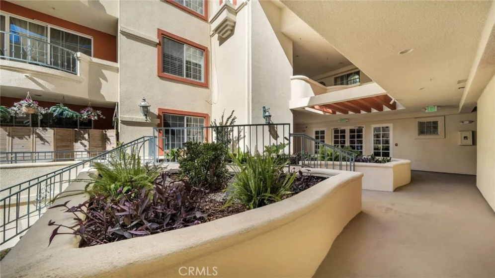 7218 Hillside Avenue #202 photo 27