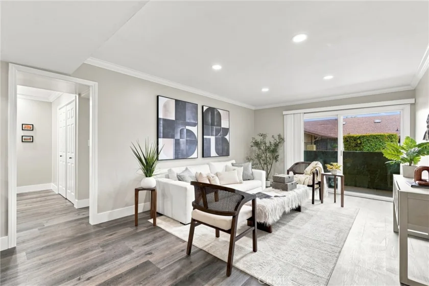 278 N Wilshire #108 photo 4