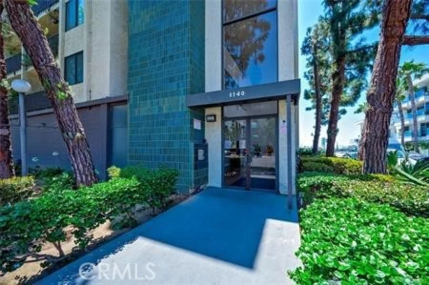 1140 E Ocean #131 photo 1