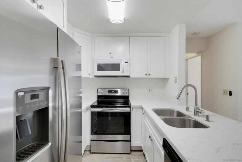 3550 Lebon Drive #6306 photo 2