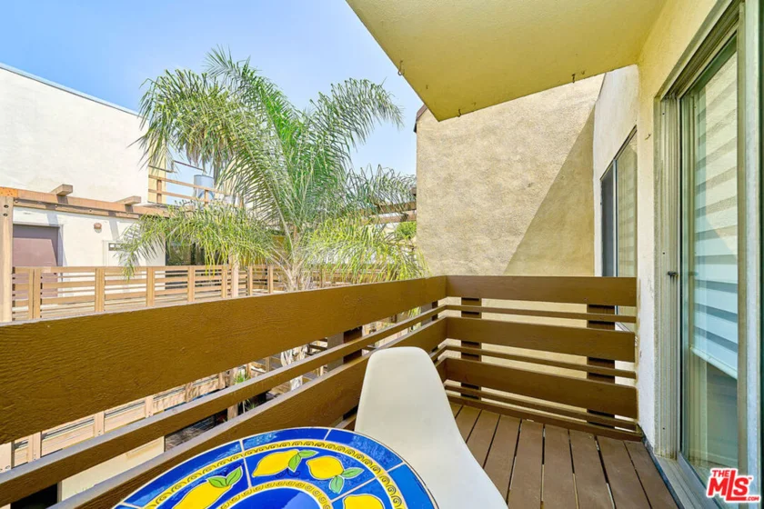 320 S Ardmore Avenue #323 photo 35
