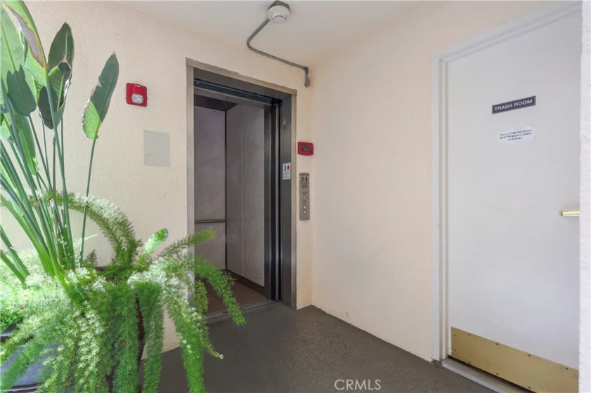 4542 Willis Avenue #302 photo 49