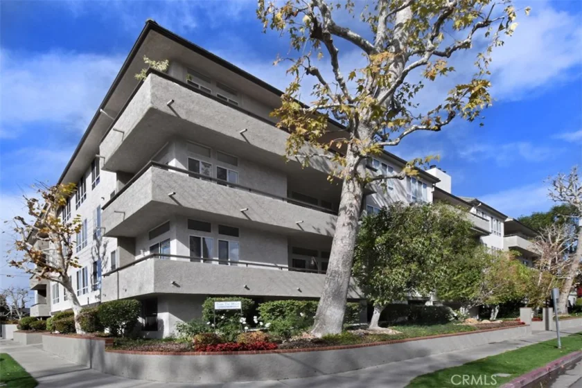 4611 Vista Del Monte Avenue #301 photo 1