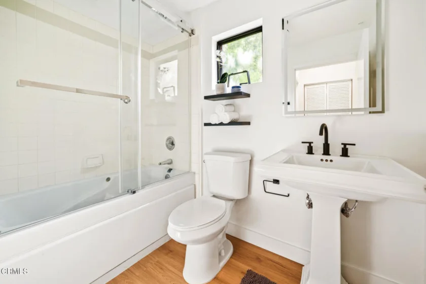 111 S Oak Knoll Avenue #107 photo 36