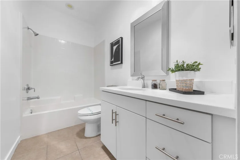 109 Tallowood photo 17