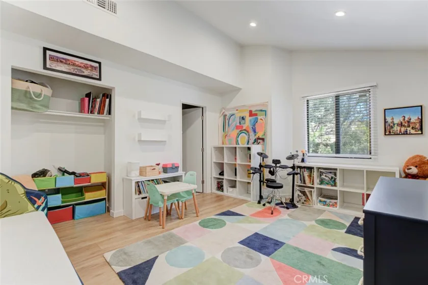 6847 Haskell Avenue #1 photo 24