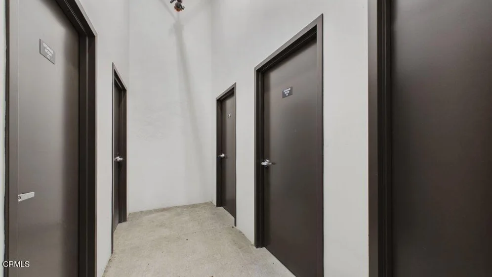 137 S Wilson Avenue #106 photo 22