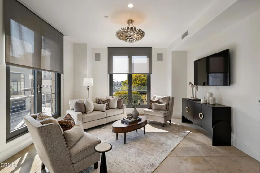 345 E Colorado Boulevard #302 photo 17
