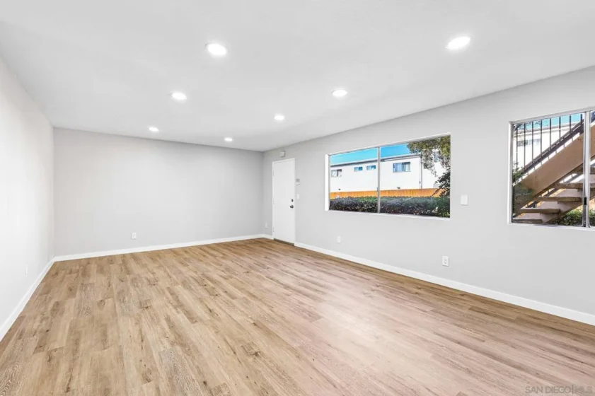 1274 Holly Avenue photo 11
