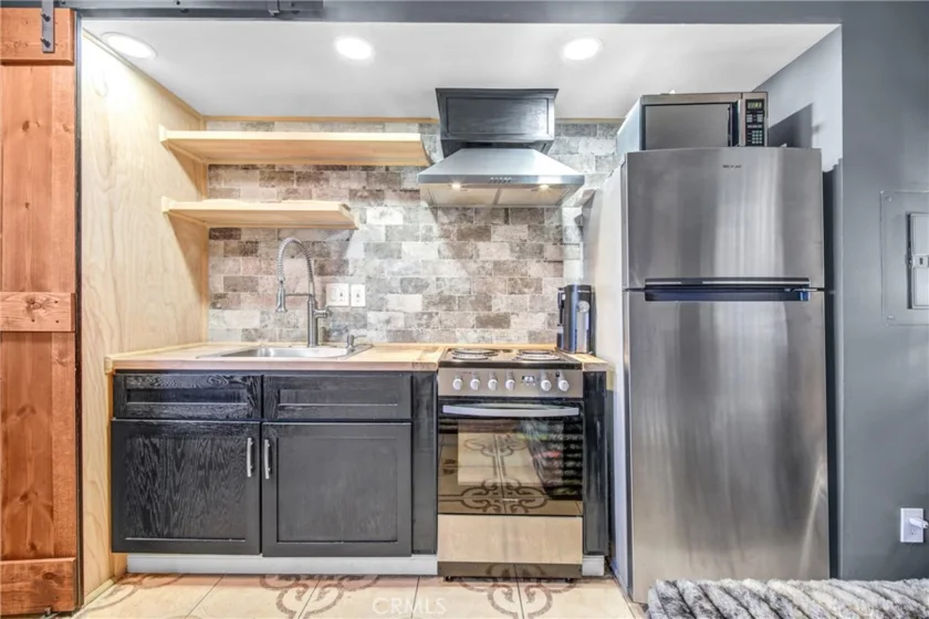 7904 Laurel Canyon #12 photo 9