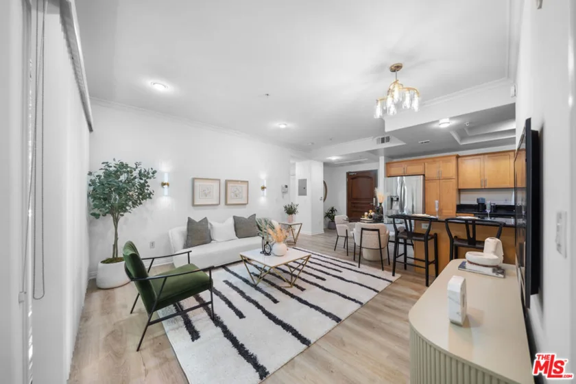 1128 S Serrano Avenue #104 photo 9