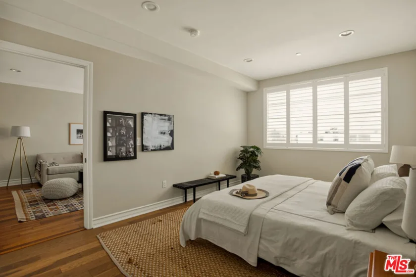 837 N Hudson Avenue #402 photo 5