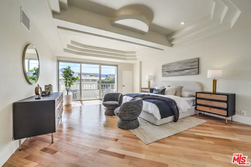 339 N Palm Drive #201 photo 17