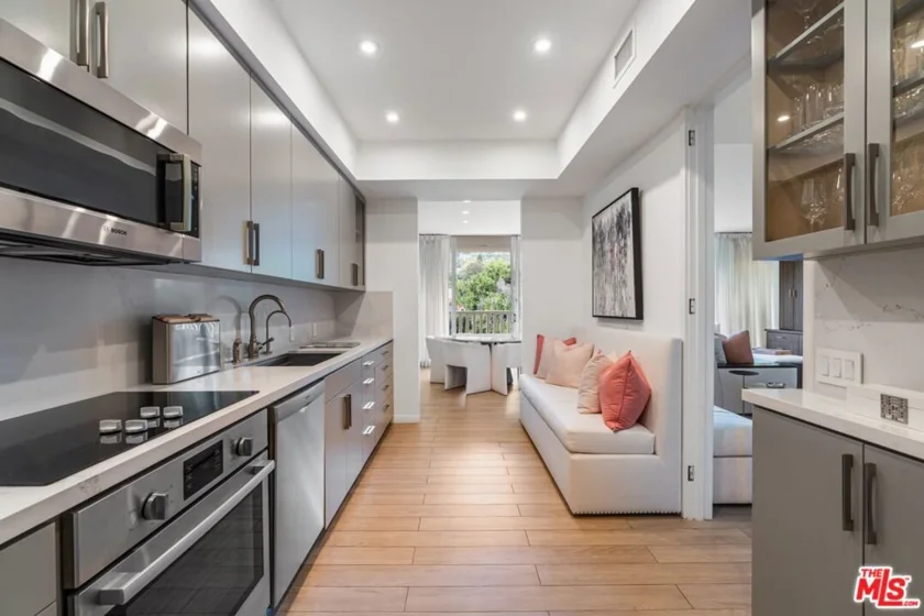 9255 Doheny Road #703 photo 11
