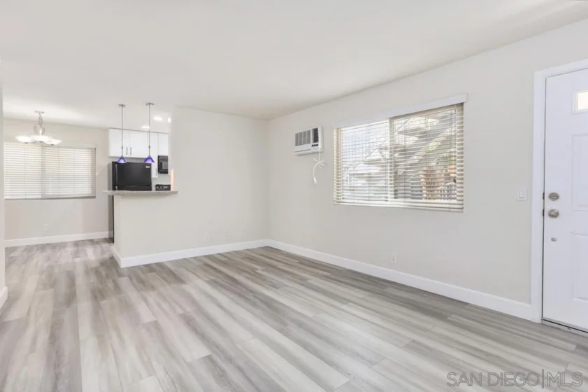 5550 Adelaide Avenue #4 photo 1