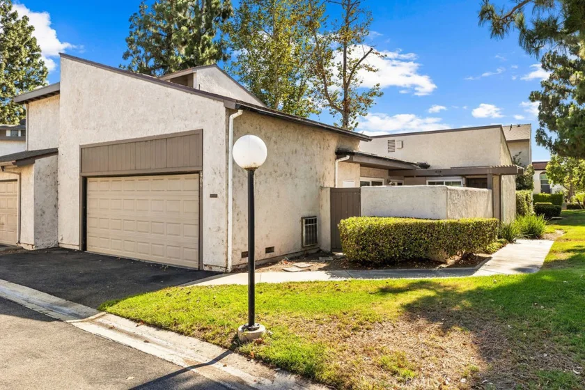 409 N Via Roma photo 15