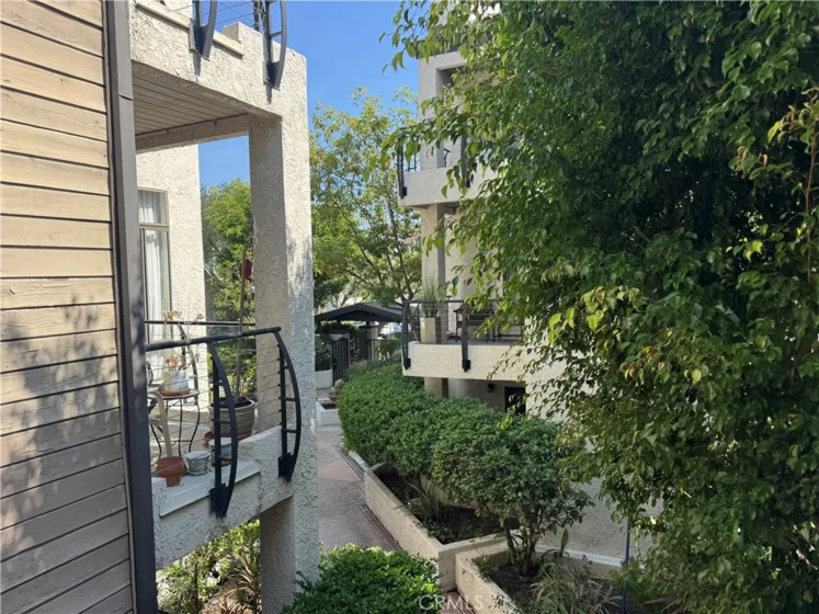 437 E Palm Avenue #207 photo 3